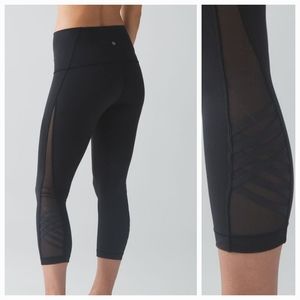 Lululemon - Minimalist Crop